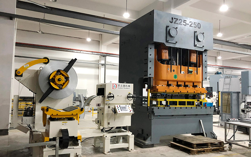 Stamping press machine precision stamped parts Màquina de premsa d