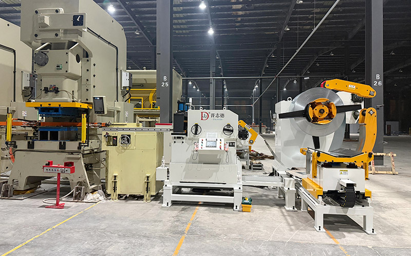 Mechanical press machine high-precision metalworking Aplicació de treballs de metall d