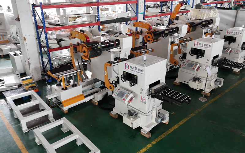 Heavy duty coil feed line overview Heavy duty coil feed line and decoiler straightener feeder overview