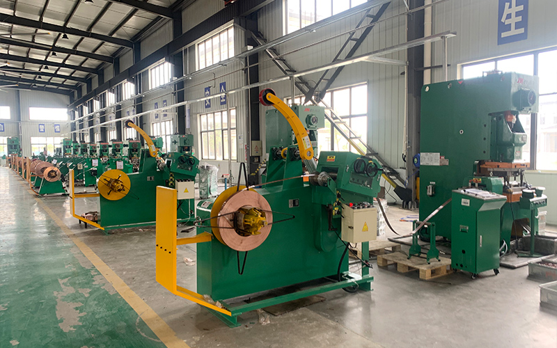 Auto Components Stamping Line wide and thick plate Auto Components Stamping Line with decoiler straightener, NC servo feeder and press