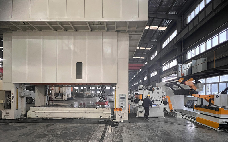 Linia produkcyjna do tłoczenia metalu w elementach metalowych
