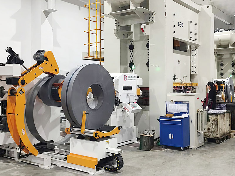 Thick sheet setup: 3-in-1 decoiler straightener feeder + punch press Thick sheet auto-feeding setup with 3-in-1 decoiler straightener feeder and punch press
