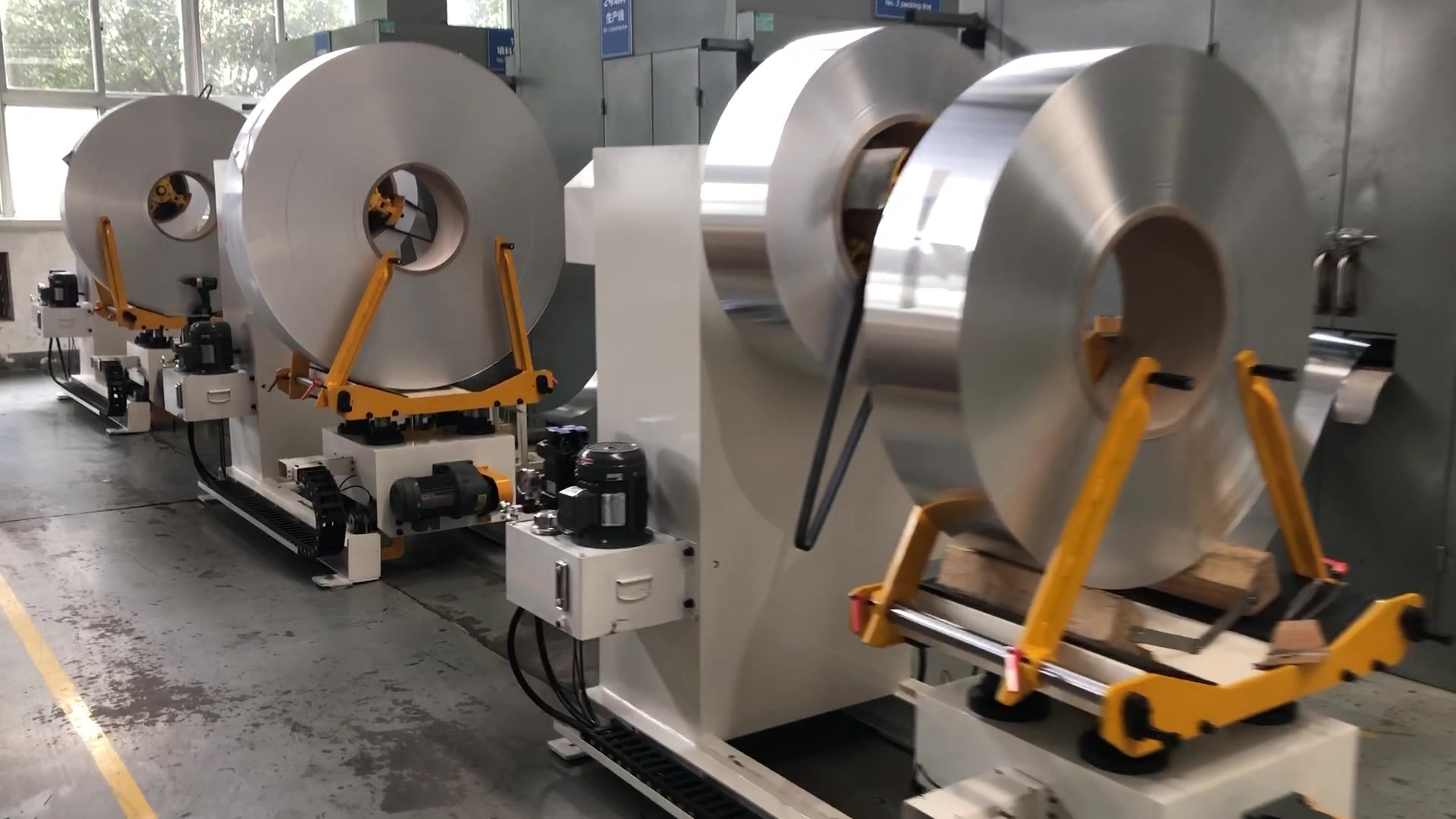 Decoiler material width and coil size selection for stamping production Decoiler handling different material width and coil inner diameter outer diameter specifications