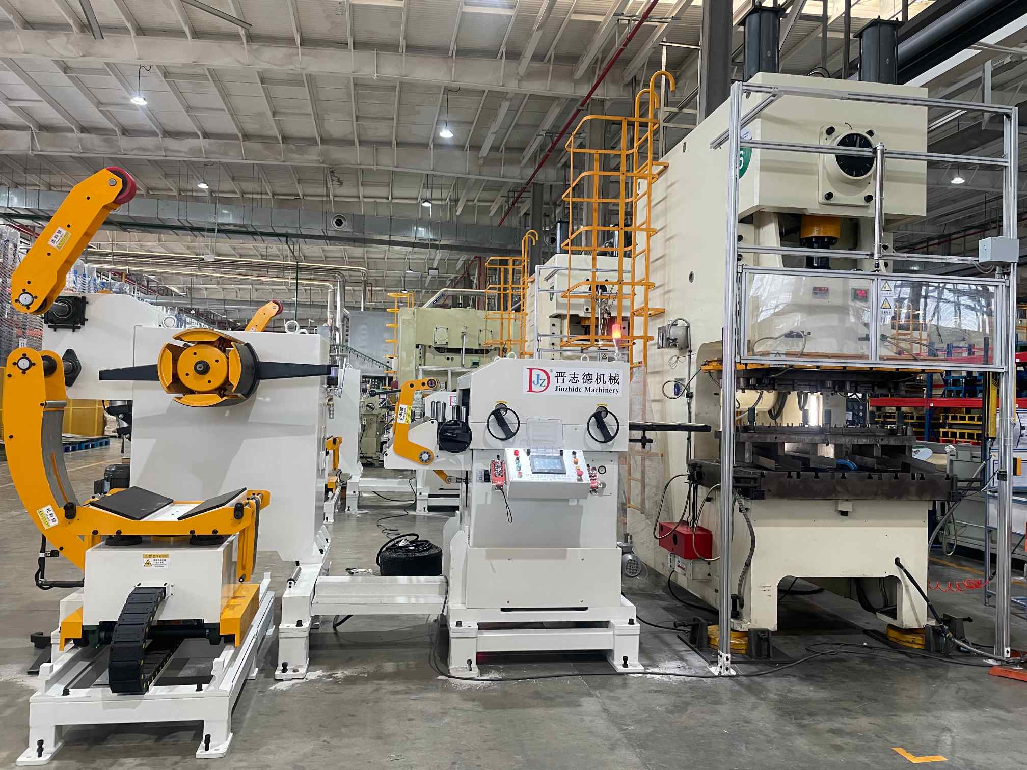 Thin sheet materials processed by decoiler straightener feeder Thin sheet materials processed by decoiler straightener feeder
