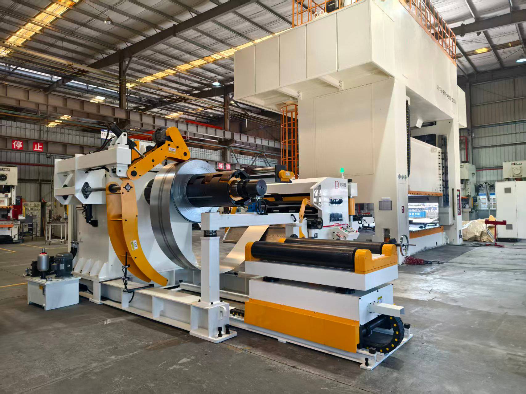 Jinzhide 1600mm heavy duty 3-in-1 decoiler straightener feeder for automotive stamping line in Thailand