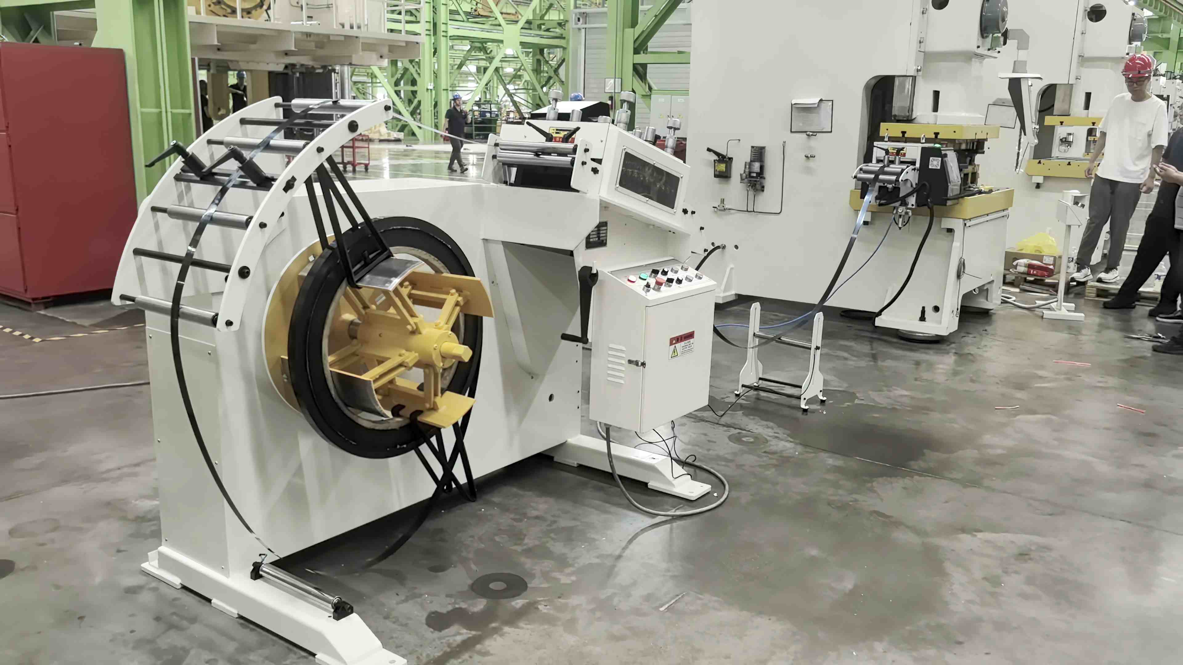 Servo driven feeding processing various metal coil materials for stamping press Servo driven feeding processing various metal coil materials for stamping press